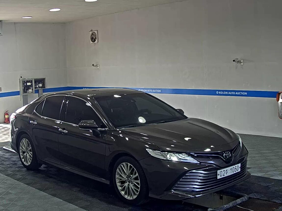 TOYOTA CAMRY (10TH GEN) 2.5 2019 - zdjęcie 3
