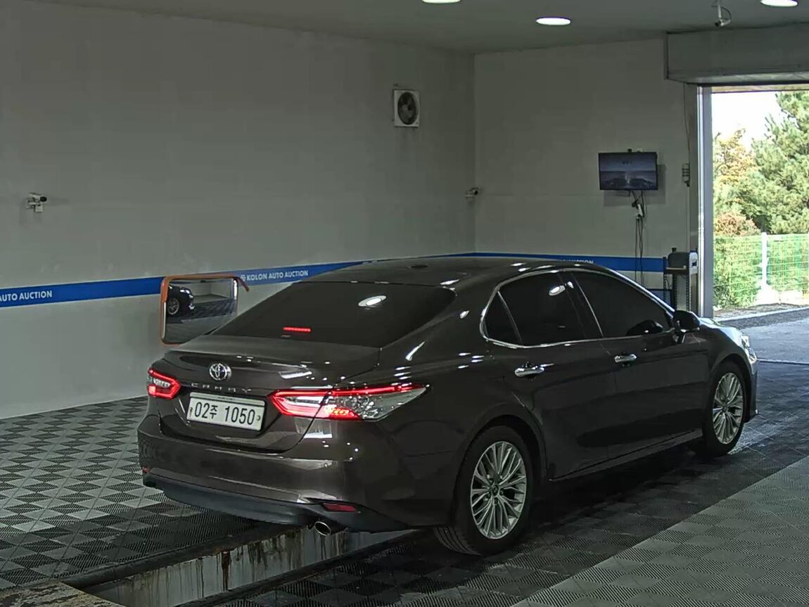TOYOTA CAMRY (10TH GEN) 2.5 2019 - zdjęcie 5