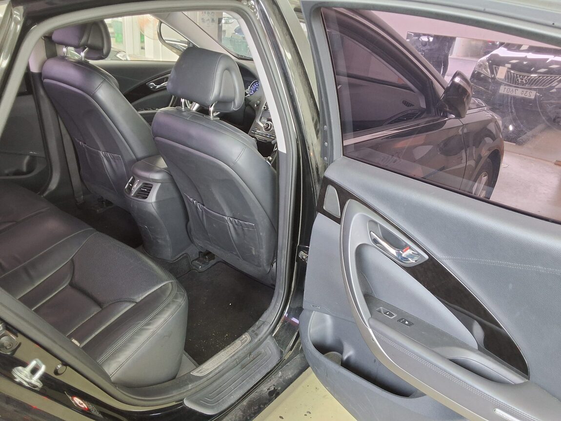 HYUNDAI GRANDEUR HG HG 300 PREMIUM 2015 - zdjęcie 13