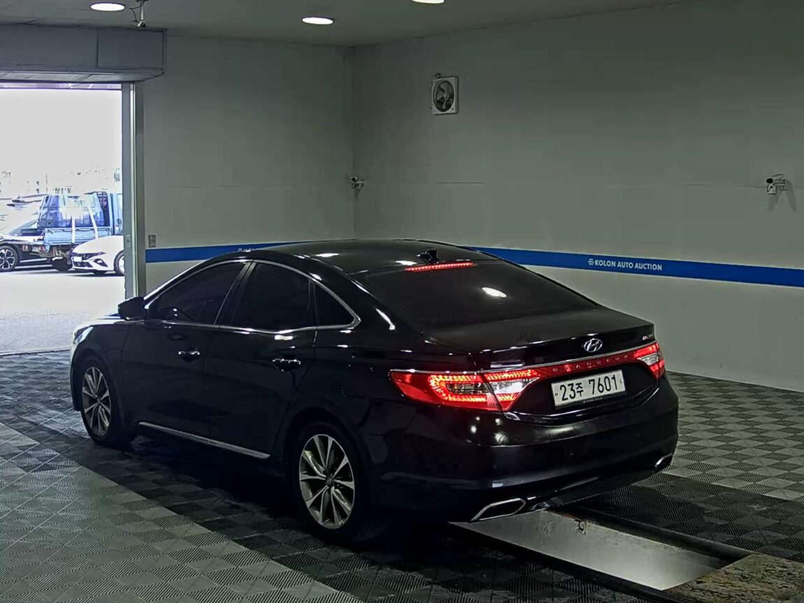 HYUNDAI GRANDEUR HG HG 300 PREMIUM 2015 - zdjęcie 6