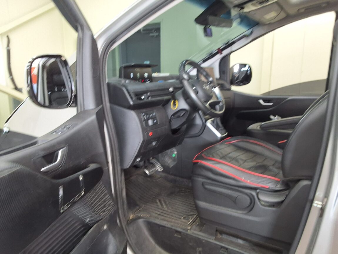 HYUNDAI STARIA 2.2 DIESEL TOURER 11-SEATER 2WD MODERN 2022 - zdjęcie 11