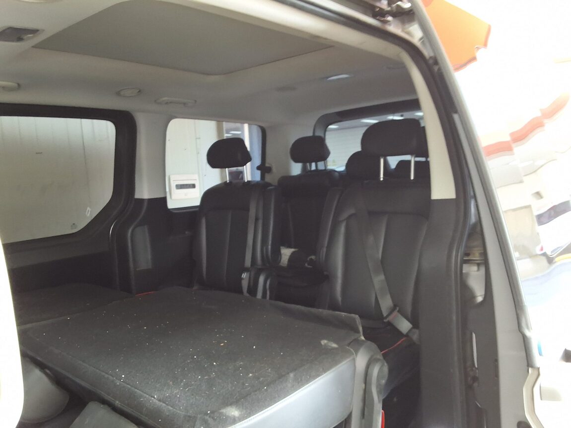 HYUNDAI STARIA 2.2 DIESEL TOURER 11-SEATER 2WD MODERN 2022 - zdjęcie 13