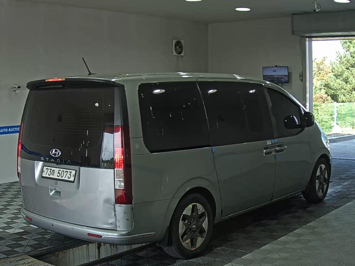 HYUNDAI STARIA 2.2 DIESEL TOURER 11-SEATER 2WD MODERN 2022 - zdjęcie 5