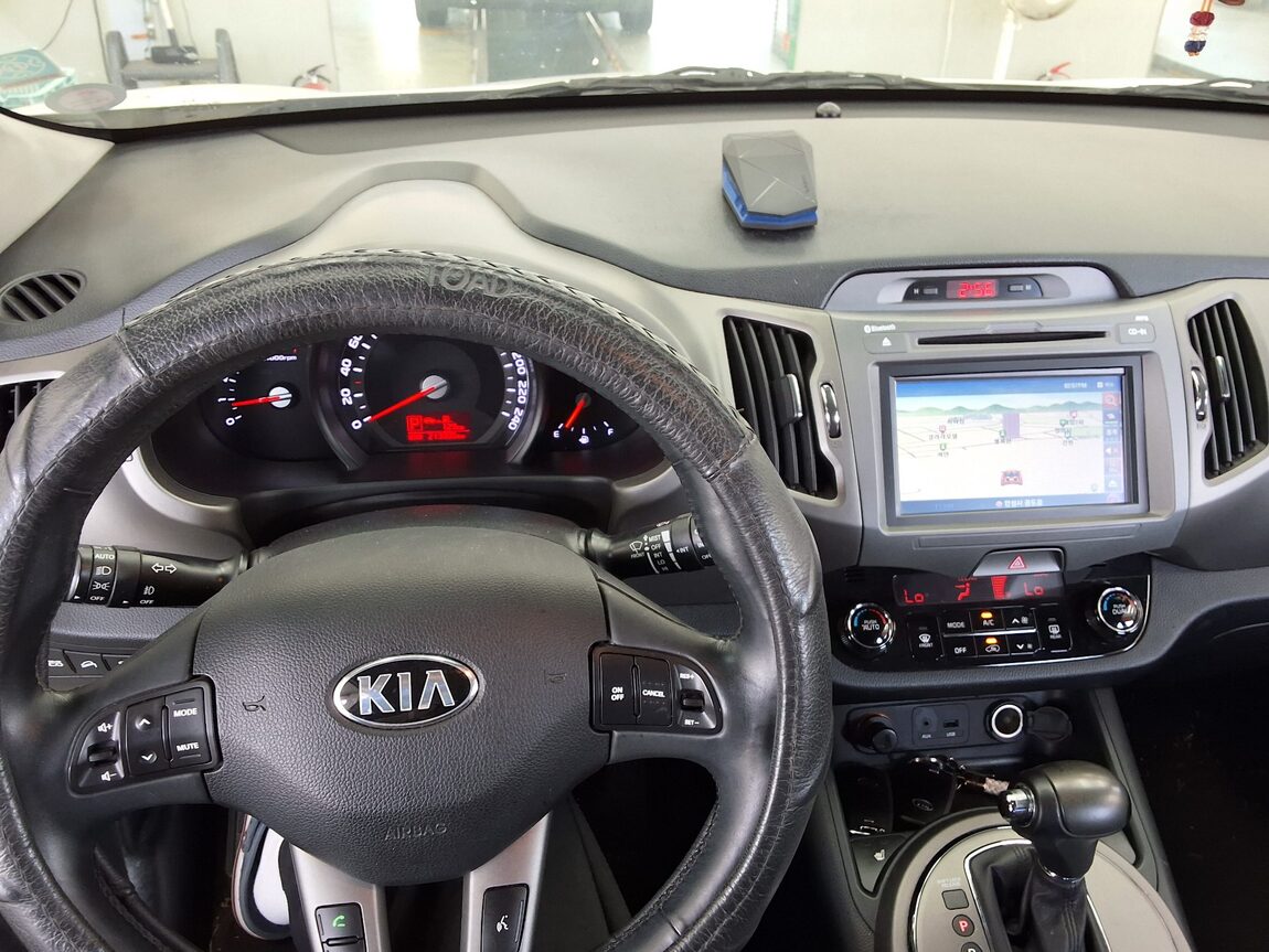 KIA THE NEW SPORTAGE R DIESEL R2.0 2WD TRENDY 2014 - zdjęcie 17