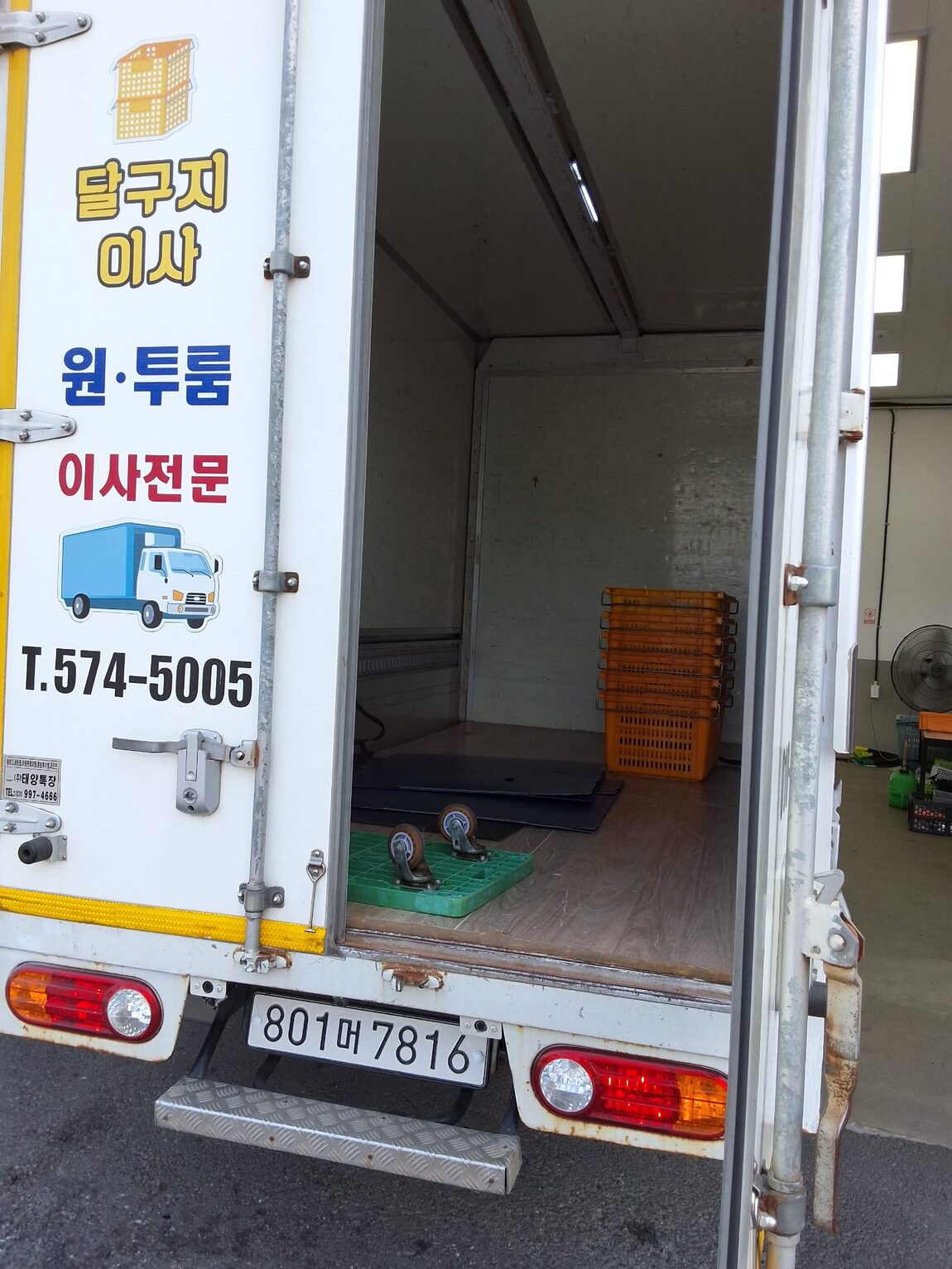 KOREA TRIAXLE CARGO 1 TON LONG BODY 2018 - zdjęcie 13