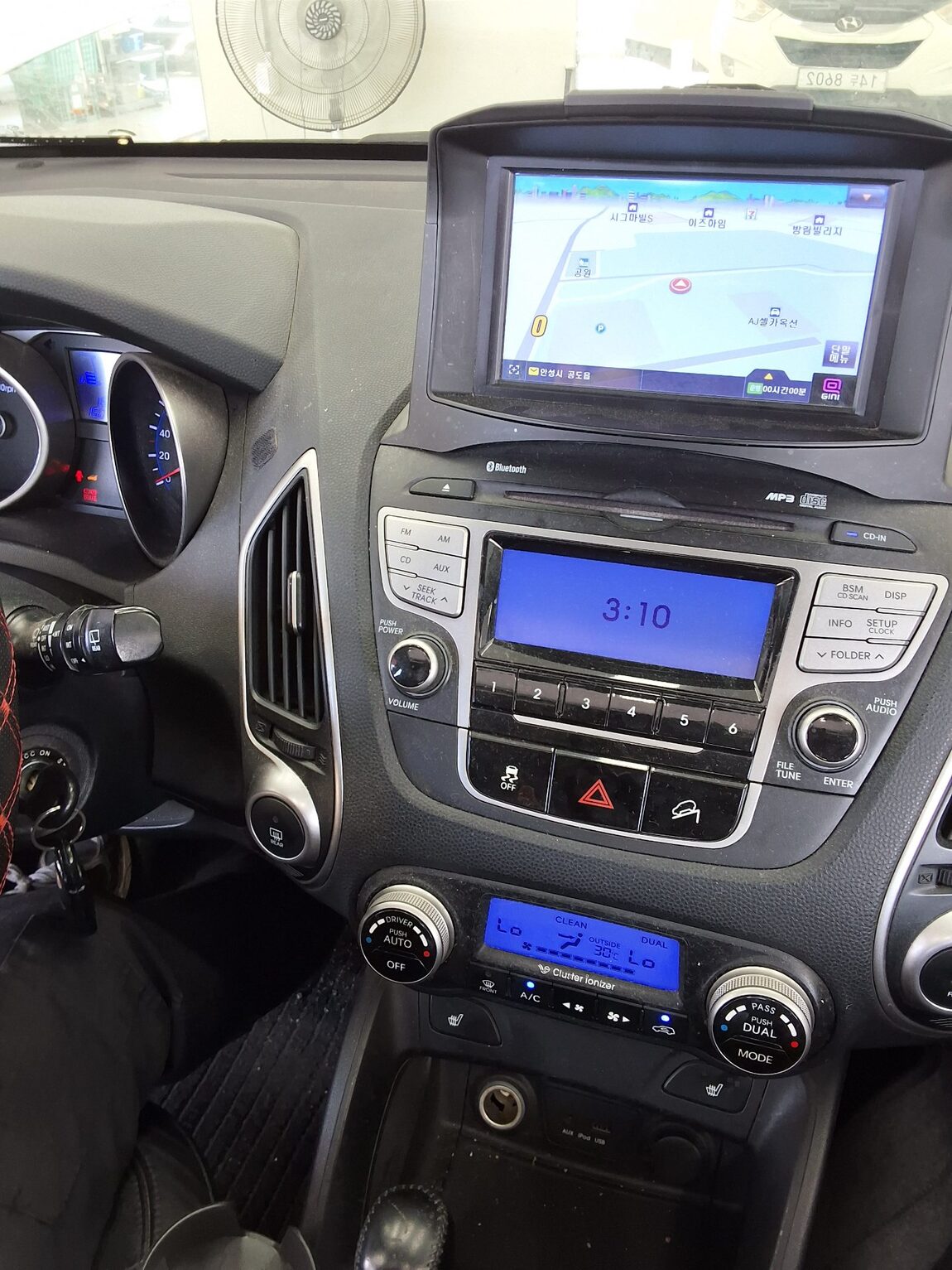 HYUNDAI TUCSON ix DIESEL R20 2WD LX20 PREMIER 2010 - zdjęcie 17