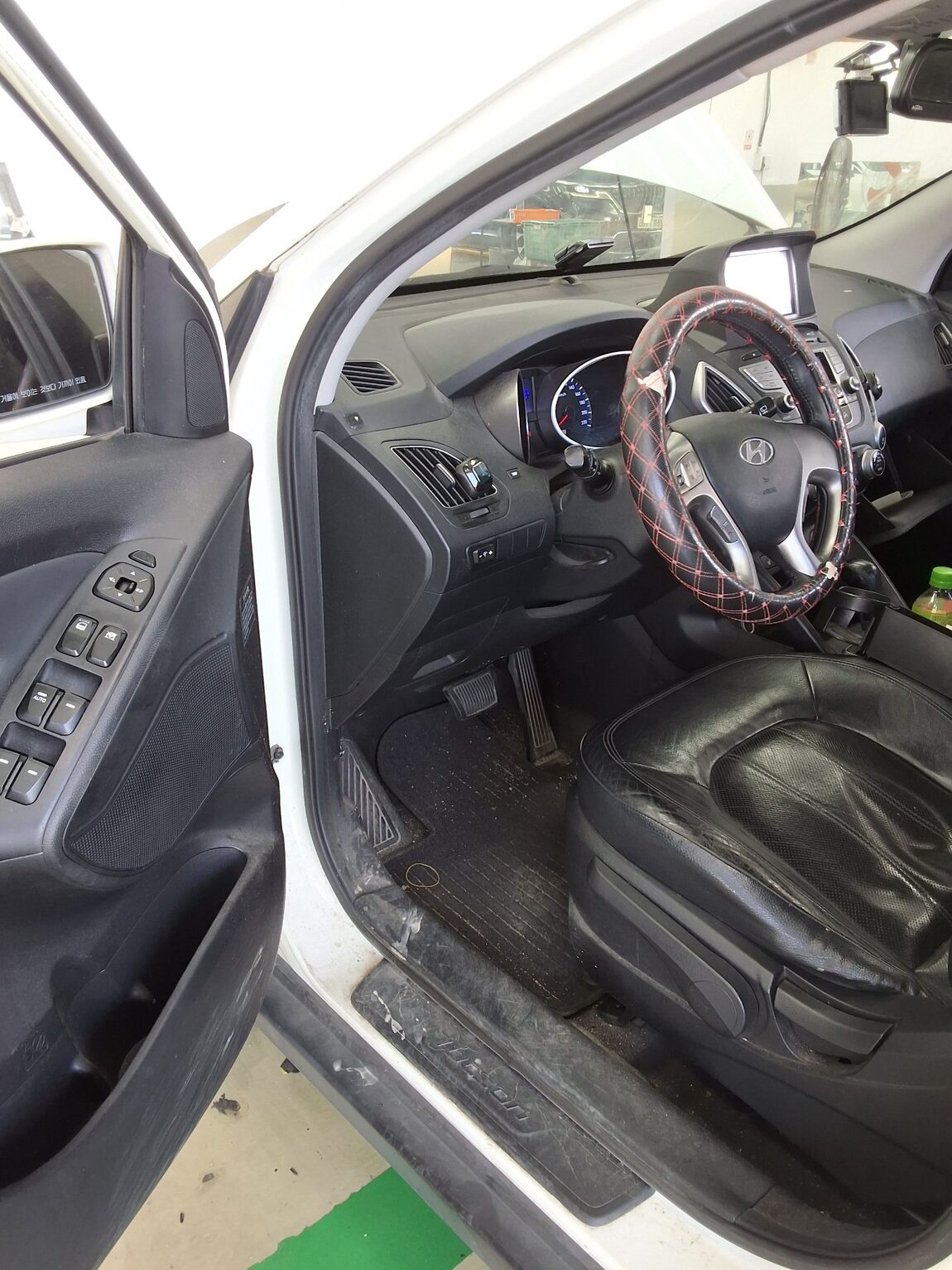 HYUNDAI TUCSON ix DIESEL R20 2WD LX20 PREMIER 2010 - zdjęcie 10