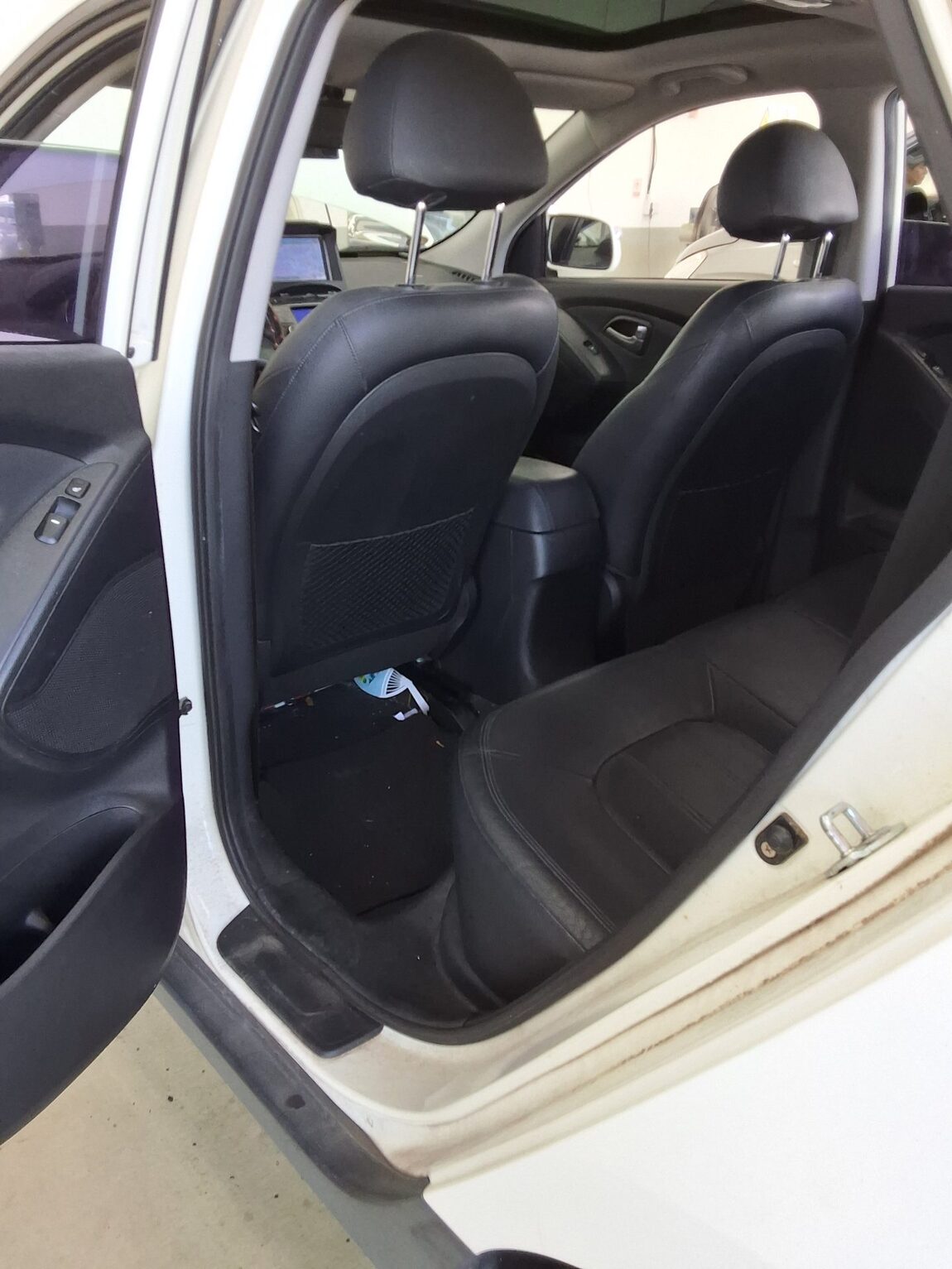 HYUNDAI TUCSON ix DIESEL R20 2WD LX20 PREMIER 2010 - zdjęcie 12
