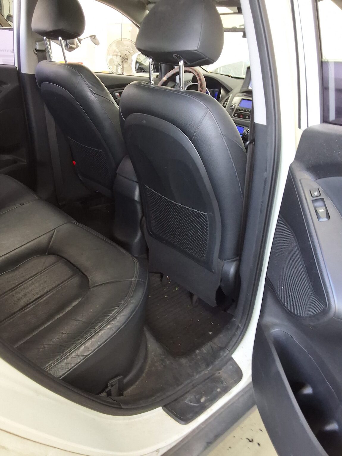 HYUNDAI TUCSON ix DIESEL R20 2WD LX20 PREMIER 2010 - zdjęcie 13