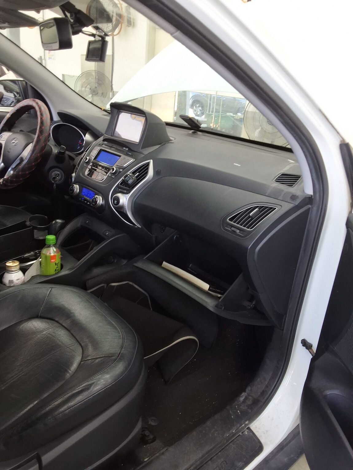 HYUNDAI TUCSON ix DIESEL R20 2WD LX20 PREMIER 2010 - zdjęcie 14