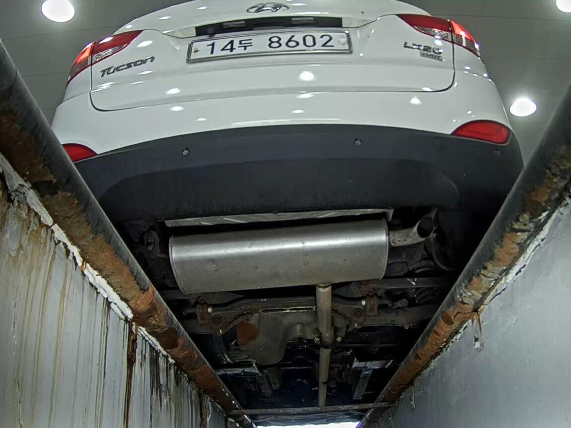 HYUNDAI TUCSON ix DIESEL R20 2WD LX20 PREMIER 2010 - zdjęcie 8