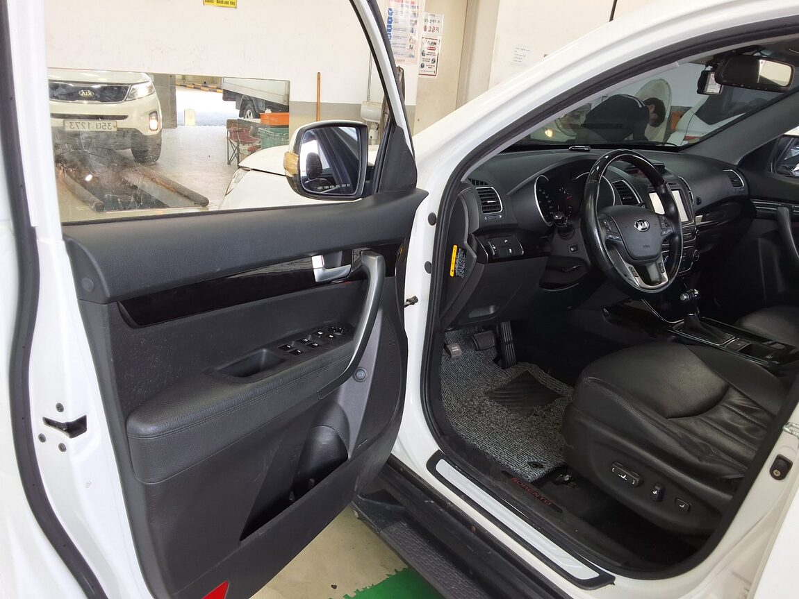 KIA NEW SORENTO R R2.0 2WD LIMITED 2013 - zdjęcie 10