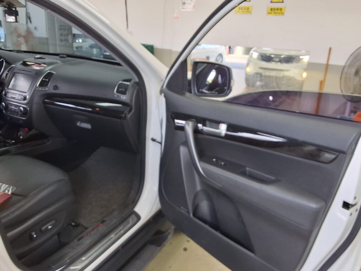 KIA NEW SORENTO R R2.0 2WD LIMITED 2013 - zdjęcie 14
