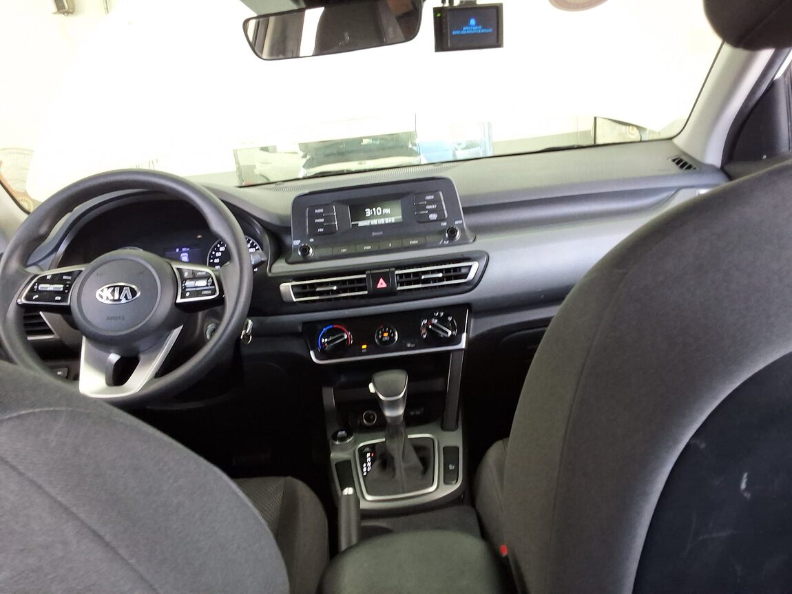 KIA SELTOS 1.6 DIESEL 2WD TRENDY 2022 - zdjęcie 11