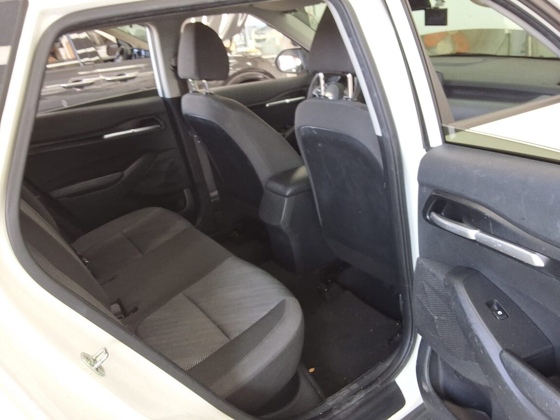 KIA SELTOS 1.6 DIESEL 2WD TRENDY 2022 - zdjęcie 13