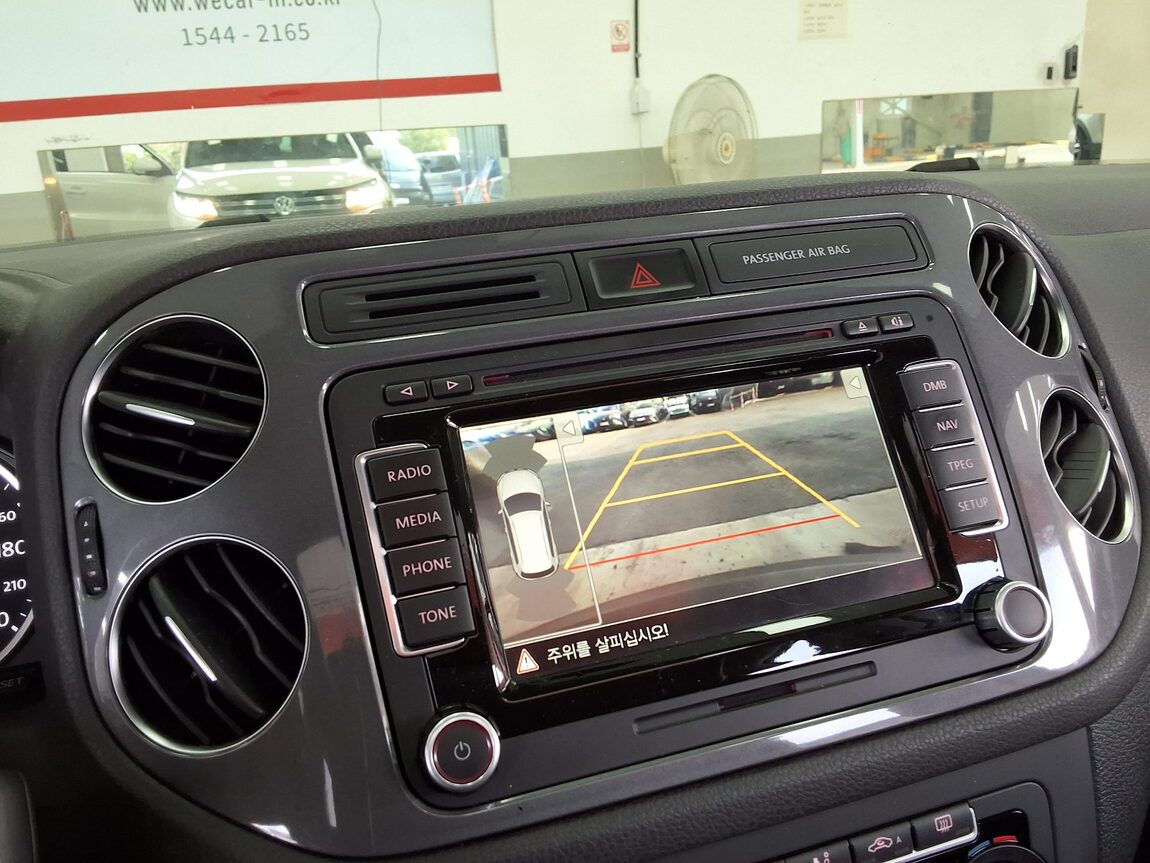 VOLKSWAGEN TIGUAN 2.0 TDI BLUEMOTION PREMIUM 2013 - zdjęcie 18