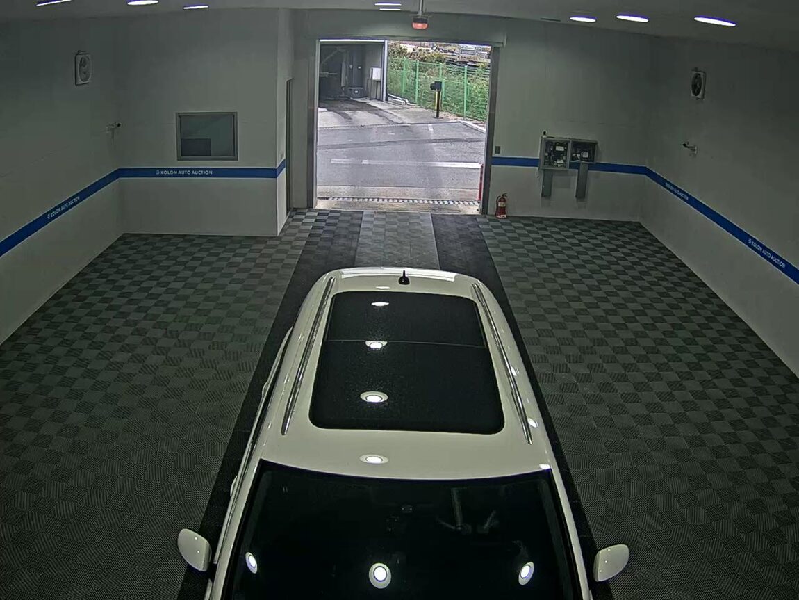 VOLKSWAGEN TIGUAN 2.0 TDI BLUEMOTION PREMIUM 2013 - zdjęcie 7