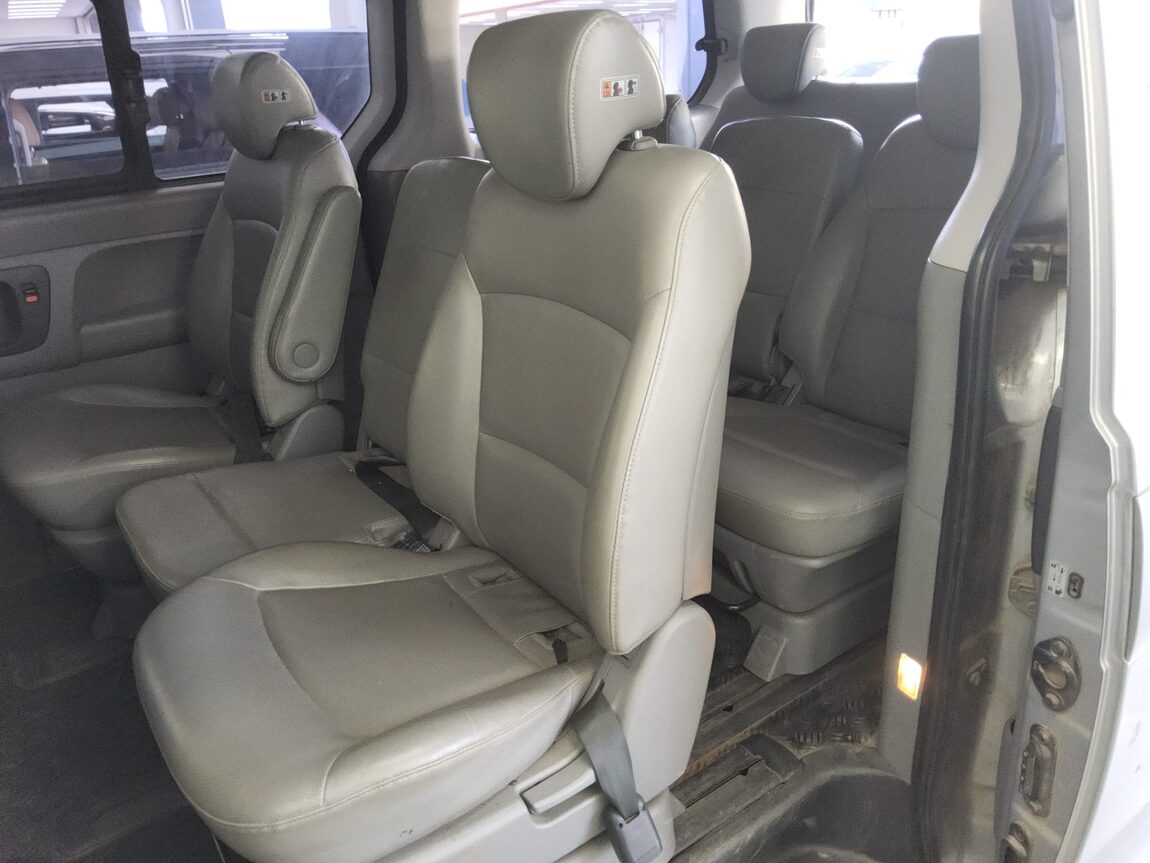 HYUNDAI GRAND STAREX 12-SEATER DIESEL MODERN 2017 - zdjęcie 12