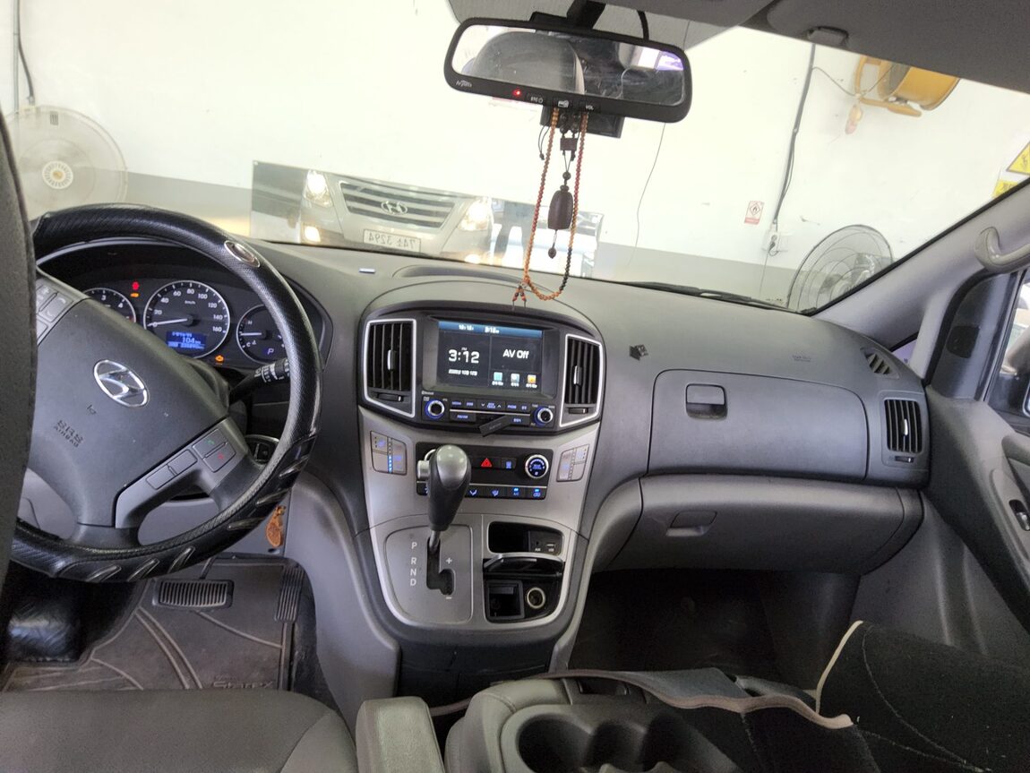HYUNDAI GRAND STAREX 12-SEATER DIESEL MODERN 2017 - zdjęcie 11