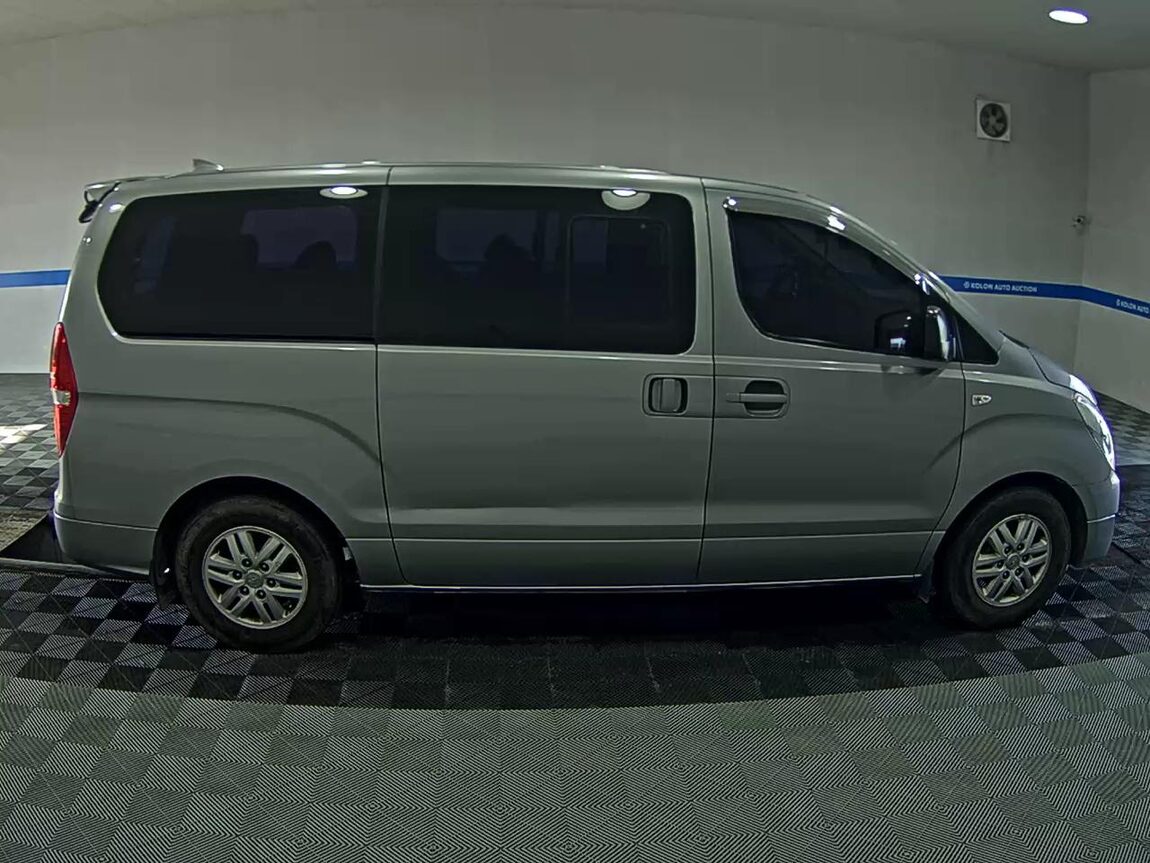 HYUNDAI GRAND STAREX 12-SEATER DIESEL MODERN 2017 - zdjęcie 4