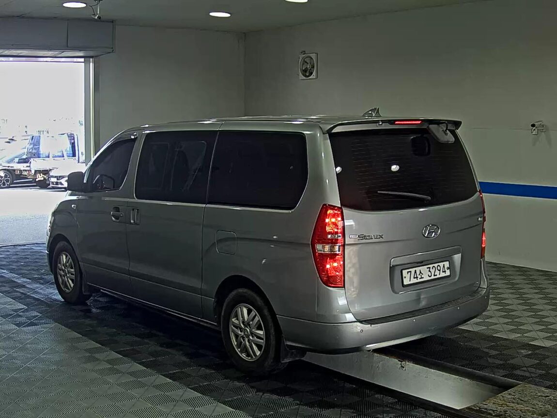 HYUNDAI GRAND STAREX 12-SEATER DIESEL MODERN 2017 - zdjęcie 6
