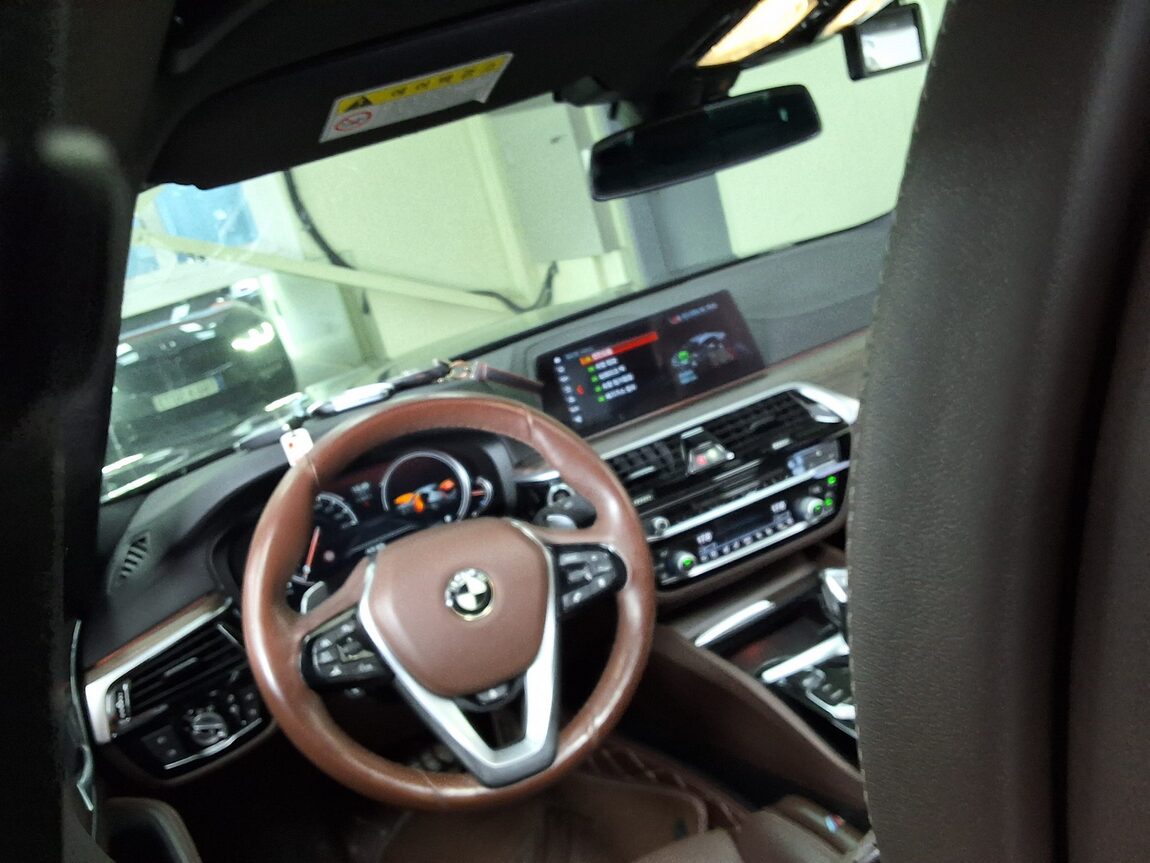 BMW 5 SERIES (7TH GEN) 520d xDRIVE M SPORT PACK PLUS 2018 - zdjęcie 12