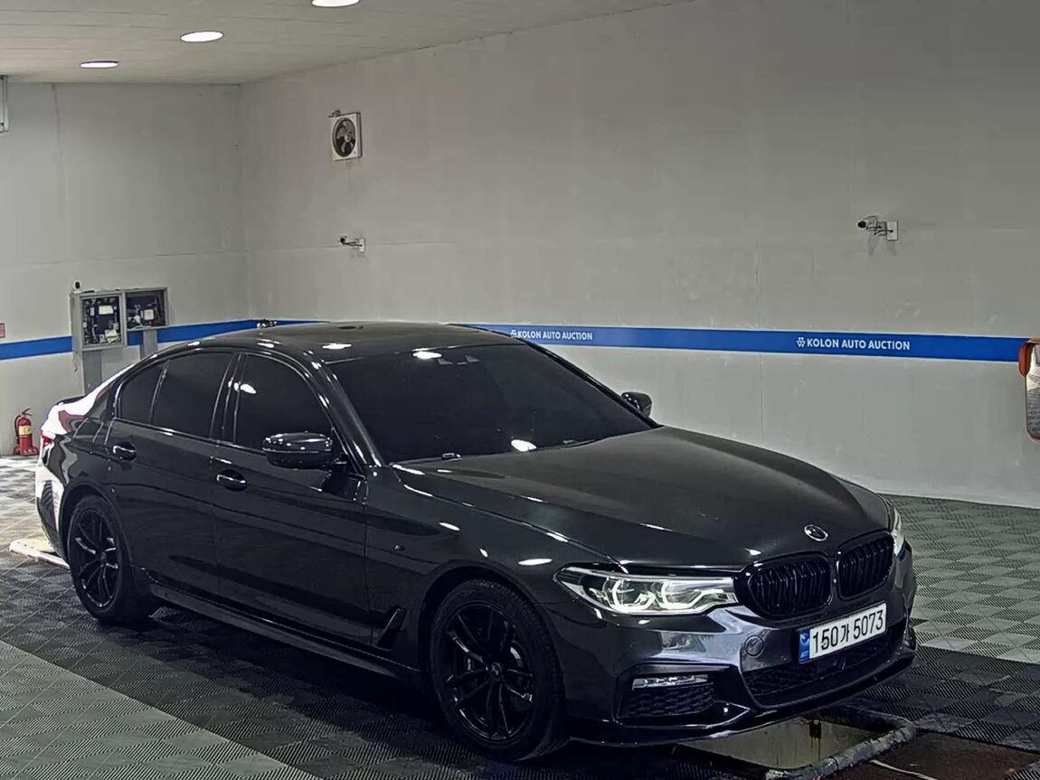 BMW 5 SERIES (7TH GEN) 520d xDRIVE M SPORT PACK PLUS 2018 - zdjęcie 3