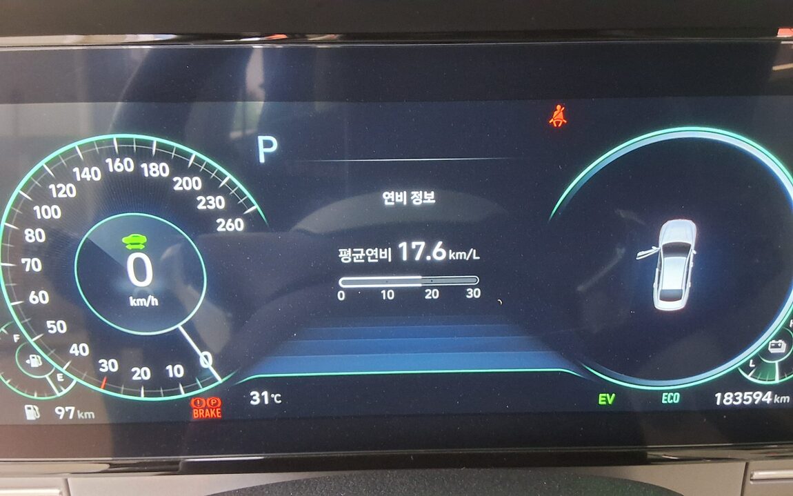HYUNDAI THE NEW GRANDEUR IG HYBRID 2.4 HEV LE BLANC 2022 - zdjęcie 9