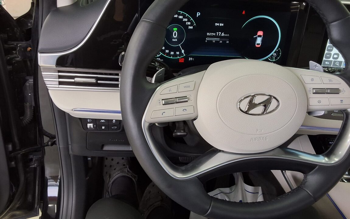 HYUNDAI THE NEW GRANDEUR IG HYBRID 2.4 HEV LE BLANC 2022 - zdjęcie 17