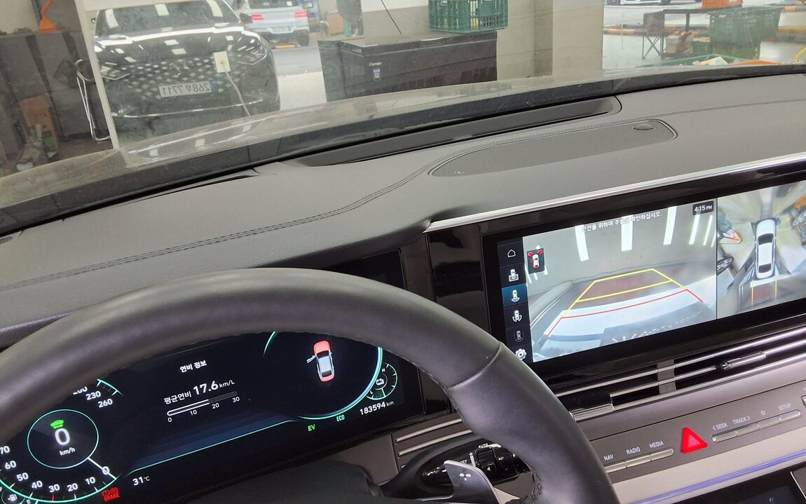HYUNDAI THE NEW GRANDEUR IG HYBRID 2.4 HEV LE BLANC 2022 - zdjęcie 19