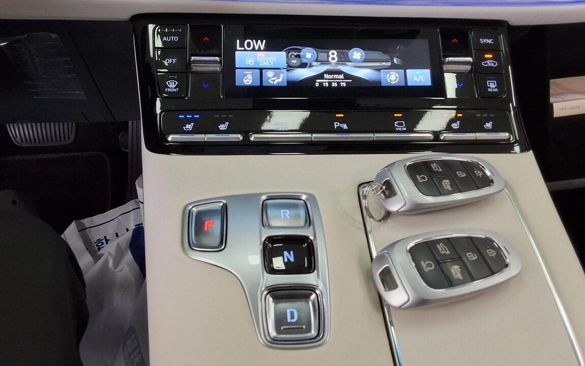 HYUNDAI THE NEW GRANDEUR IG HYBRID 2.4 HEV LE BLANC 2022 - zdjęcie 20