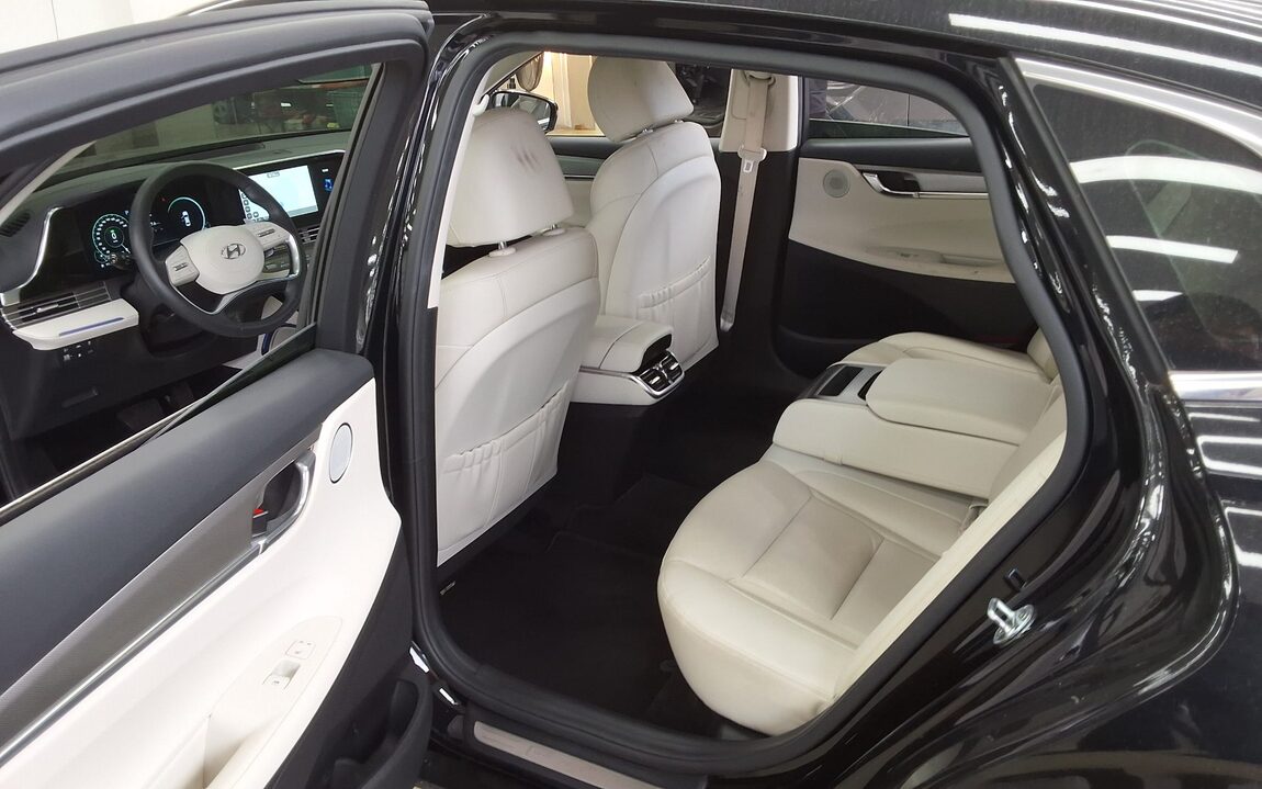 HYUNDAI THE NEW GRANDEUR IG HYBRID 2.4 HEV LE BLANC 2022 - zdjęcie 12