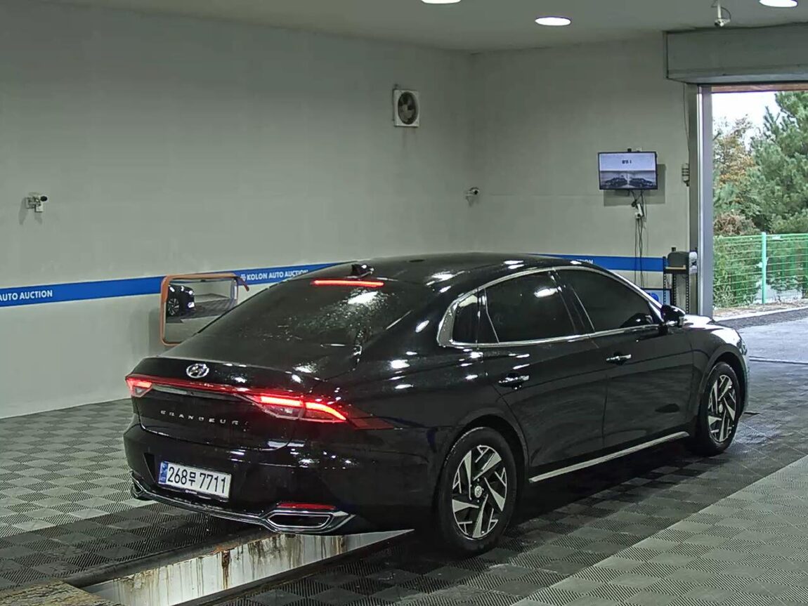 HYUNDAI THE NEW GRANDEUR IG HYBRID 2.4 HEV LE BLANC 2022 - zdjęcie 5