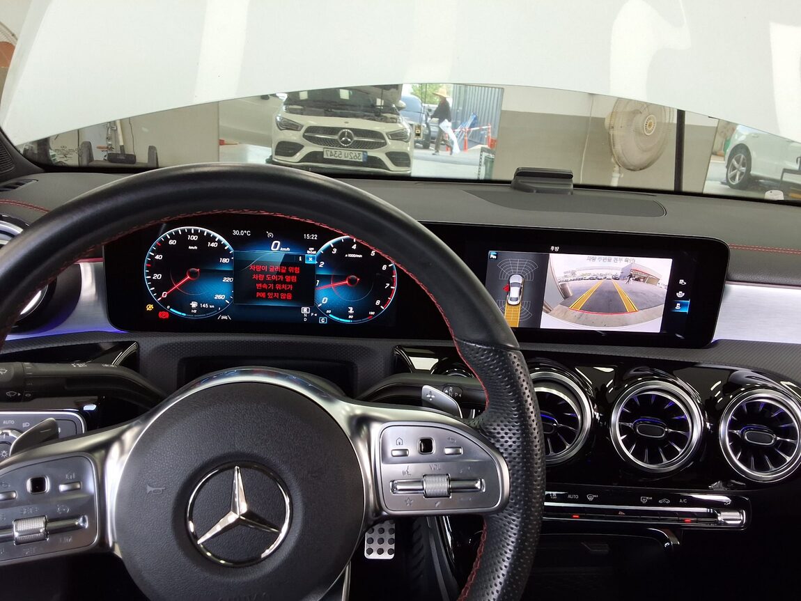 MERCEDES-BENZ CLA-CLASS (2ND GEN) CLA250 4MATIC 2021 - zdjęcie 19