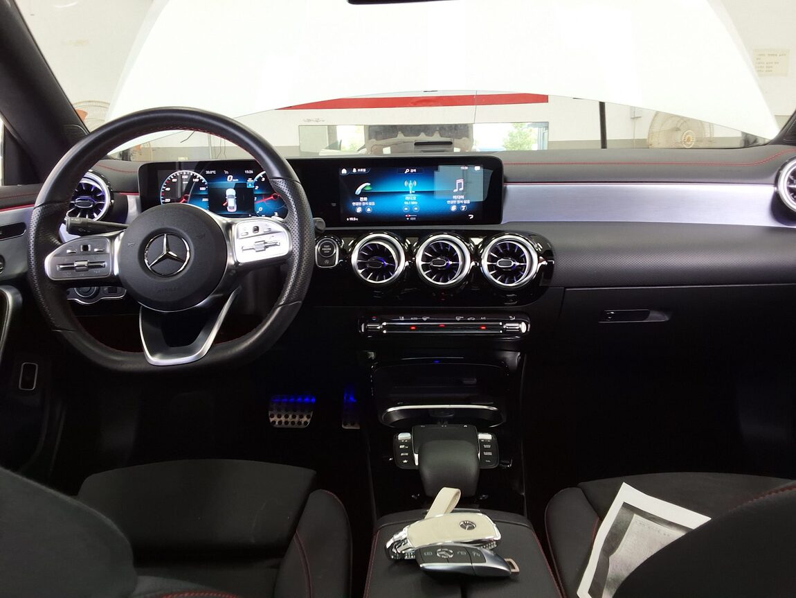 MERCEDES-BENZ CLA-CLASS (2ND GEN) CLA250 4MATIC 2021 - zdjęcie 11