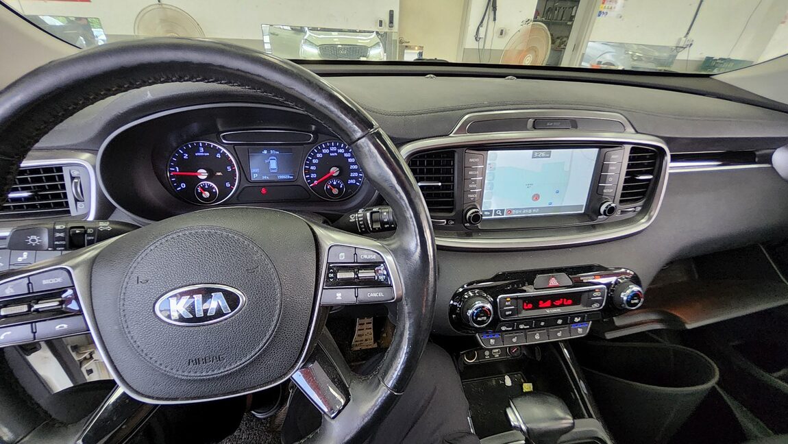 KIA THE NEW SORENTO DIESEL R2.0 2WD NOBLESSE 2019 - zdjęcie 18