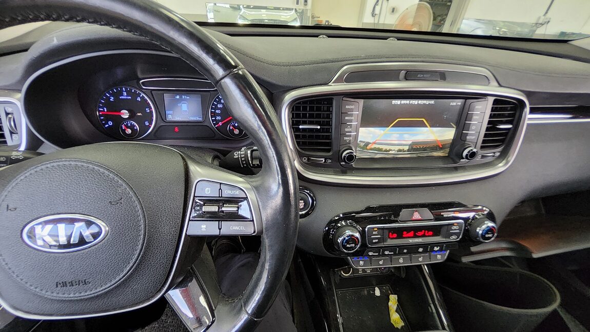 KIA THE NEW SORENTO DIESEL R2.0 2WD NOBLESSE 2019 - zdjęcie 19