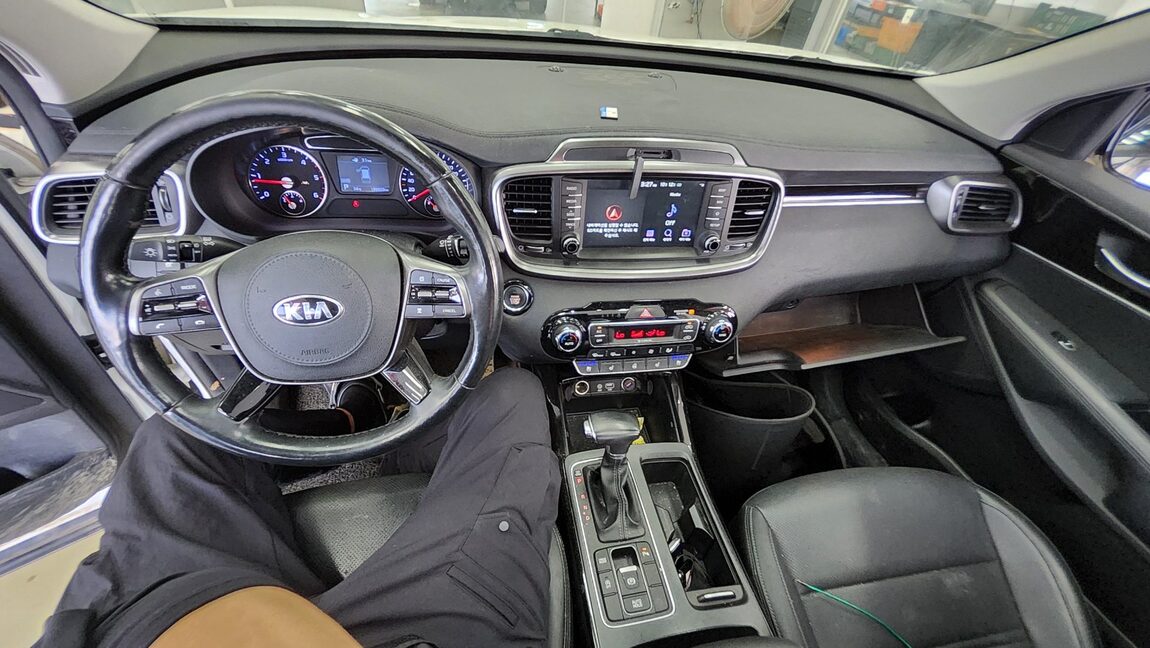 KIA THE NEW SORENTO DIESEL R2.0 2WD NOBLESSE 2019 - zdjęcie 11