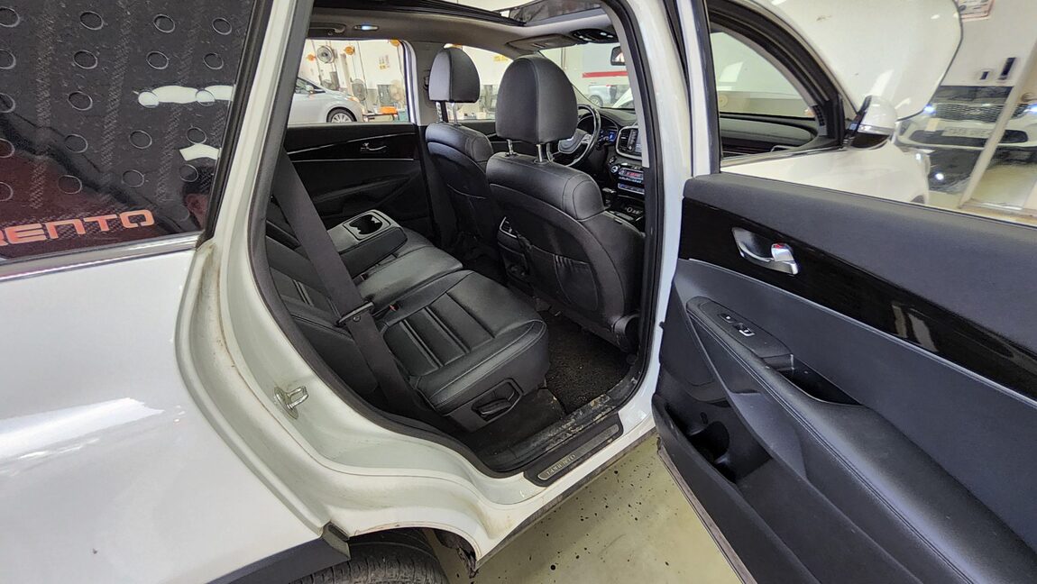 KIA THE NEW SORENTO DIESEL R2.0 2WD NOBLESSE 2019 - zdjęcie 13