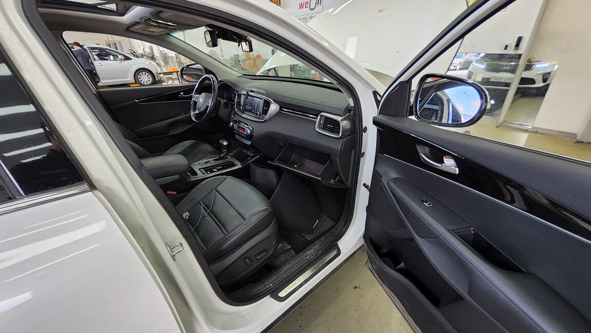 KIA THE NEW SORENTO DIESEL R2.0 2WD NOBLESSE 2019 - zdjęcie 14