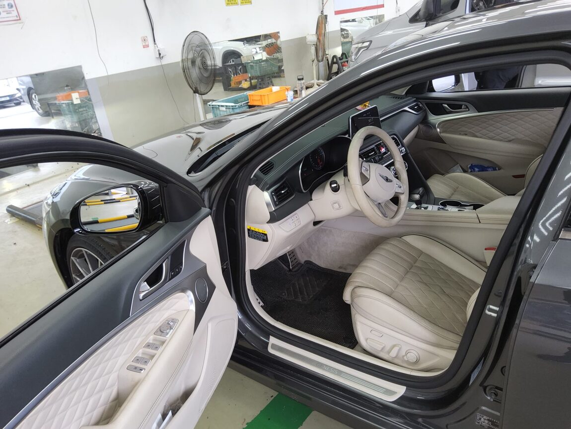GENESIS G70 3.3T SPORTS SUPREME 2018 - zdjęcie 10
