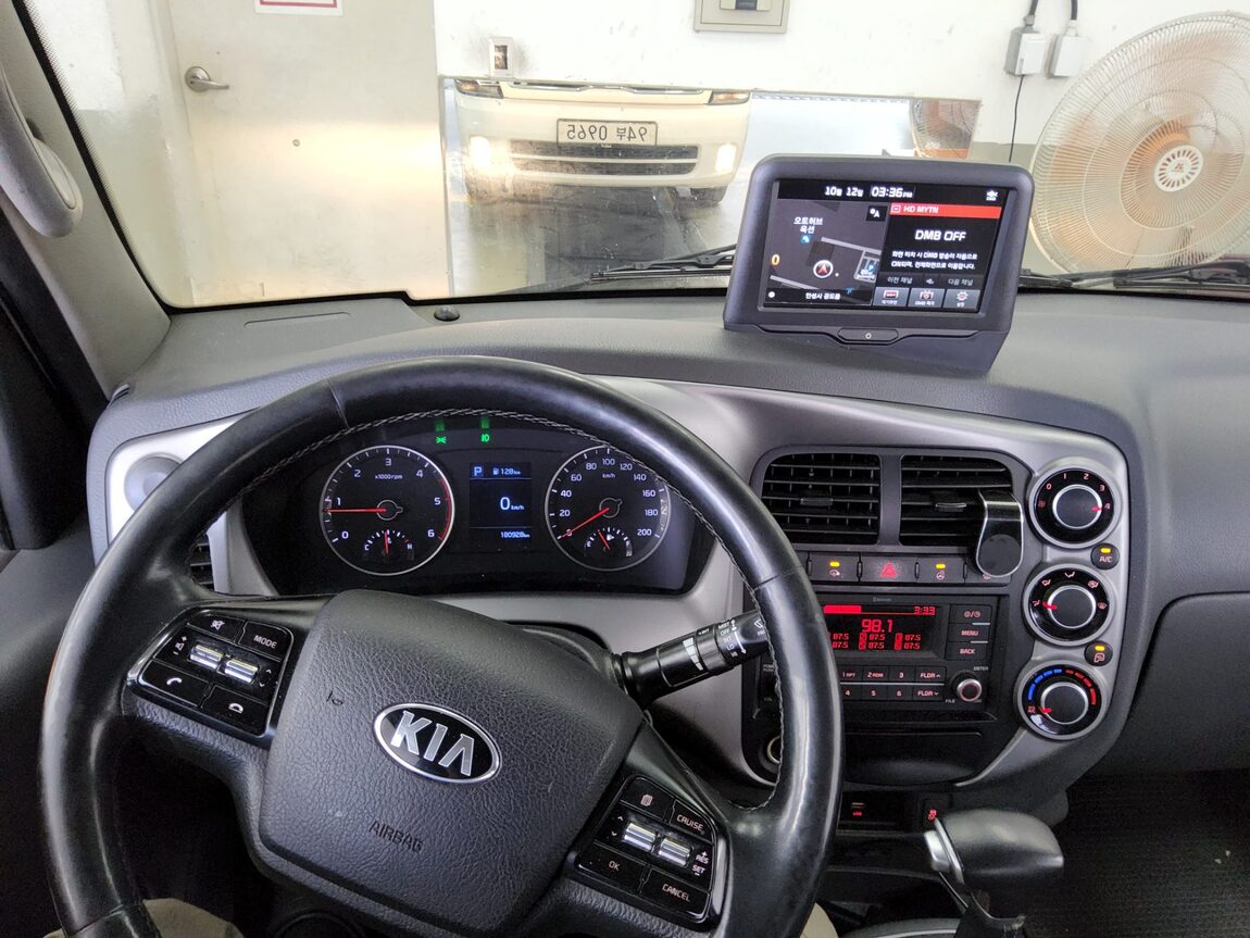 KIA THE NEW BONGO III CARGO 1 TON KING CAB EXTRA LONG WHEELBASE GL 2020 - zdjęcie 15