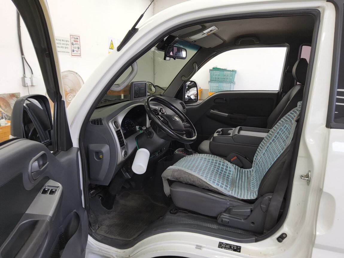 KIA THE NEW BONGO III CARGO 1 TON KING CAB EXTRA LONG WHEELBASE GL 2020 - zdjęcie 10