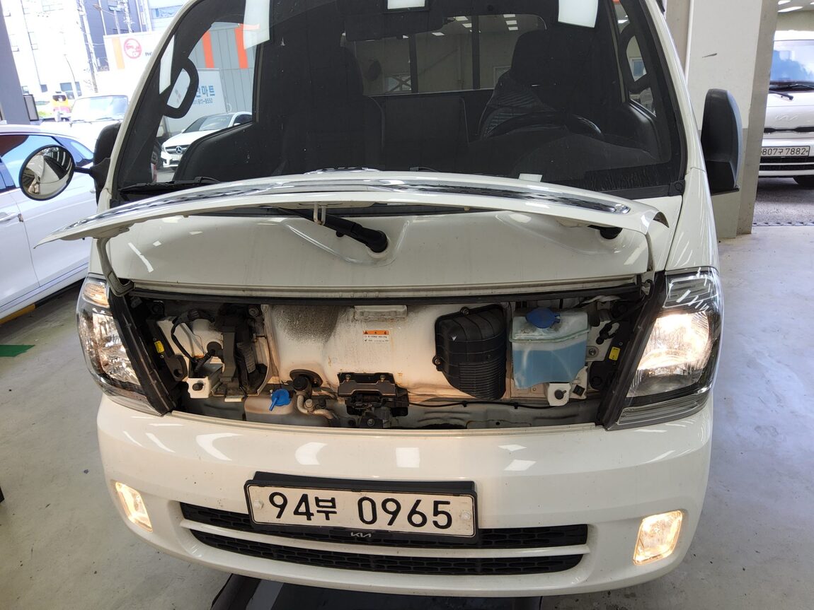 KIA THE NEW BONGO III CARGO 1 TON KING CAB EXTRA LONG WHEELBASE GL 2020 - zdjęcie 18