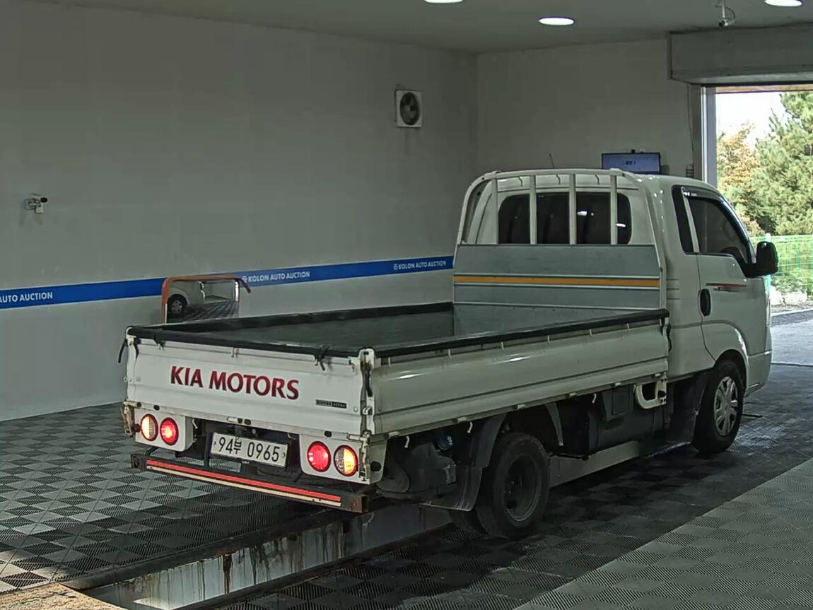 KIA THE NEW BONGO III CARGO 1 TON KING CAB EXTRA LONG WHEELBASE GL 2020 - zdjęcie 5