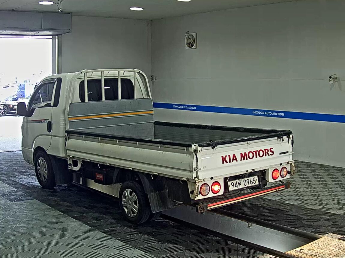 KIA THE NEW BONGO III CARGO 1 TON KING CAB EXTRA LONG WHEELBASE GL 2020 - zdjęcie 6