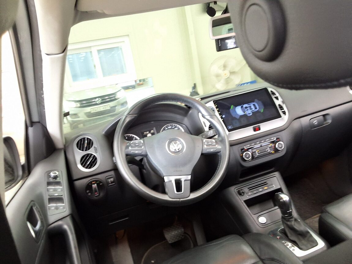 VOLKSWAGEN TIGUAN 2.0 TDI BLUEMOTION PREMIUM 2013 - zdjęcie 12