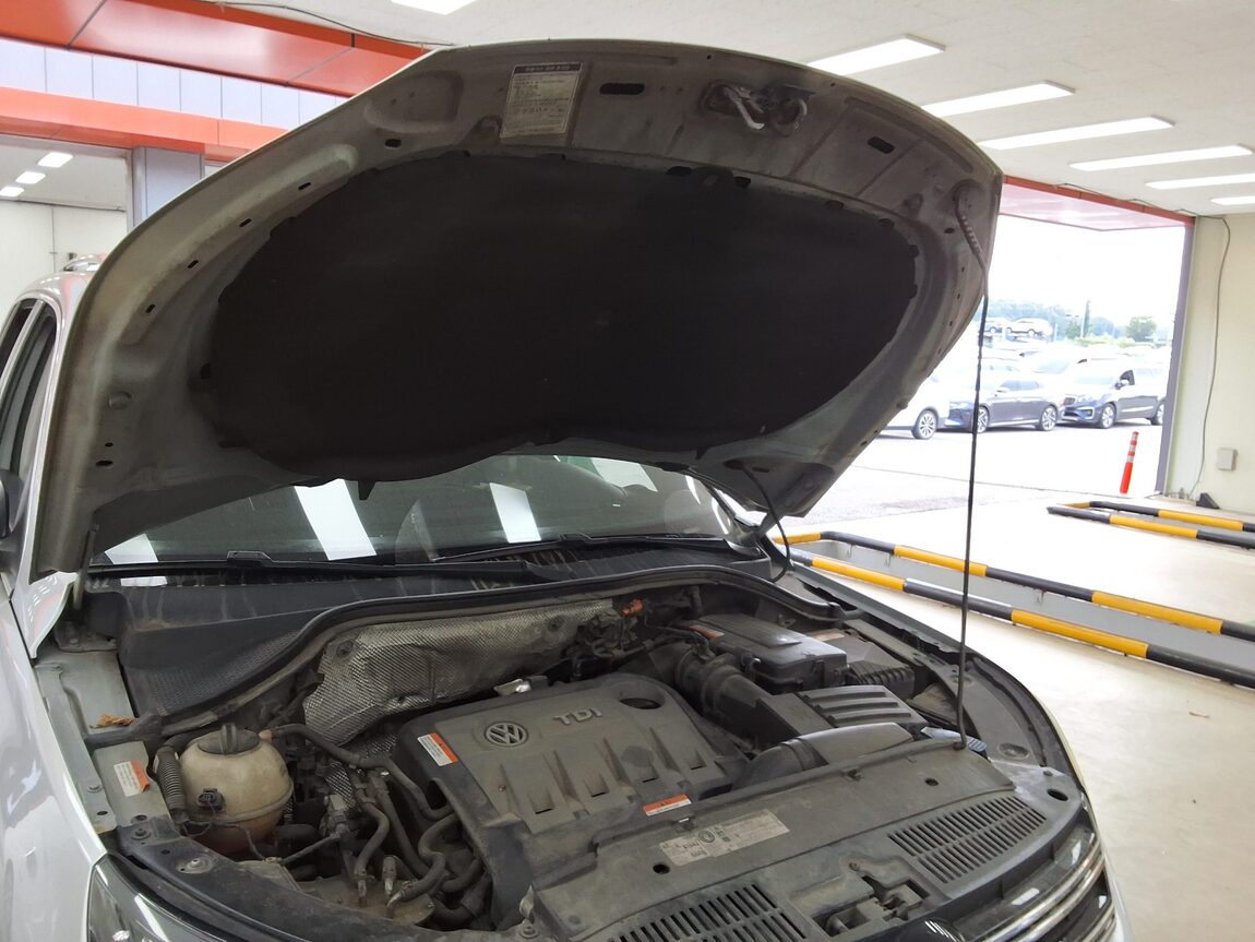 VOLKSWAGEN TIGUAN 2.0 TDI BLUEMOTION PREMIUM 2013 - zdjęcie 18