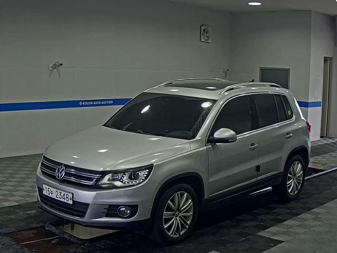 VOLKSWAGEN TIGUAN 2.0 TDI BLUEMOTION PREMIUM 2013 - zdjęcie 2