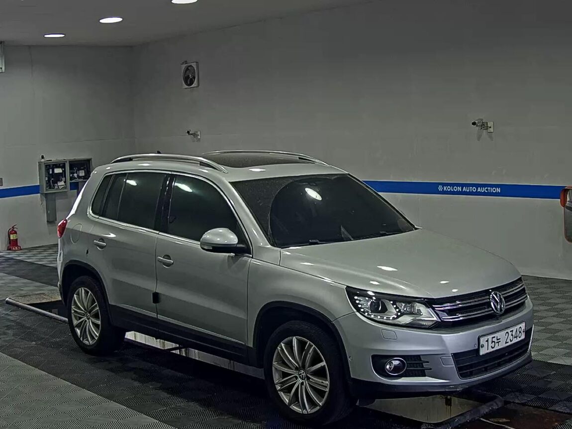 VOLKSWAGEN TIGUAN 2.0 TDI BLUEMOTION PREMIUM 2013 - zdjęcie 3